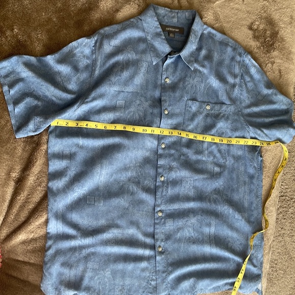 Croft & Barrow Mens Short Sleeves Shirt in Light Blue with slight Tropical Print - Picture 8 of 9